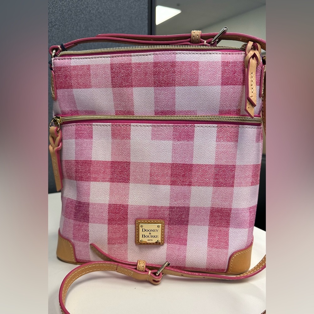 Dooney &. Bourke crossbody bag brand New with tags